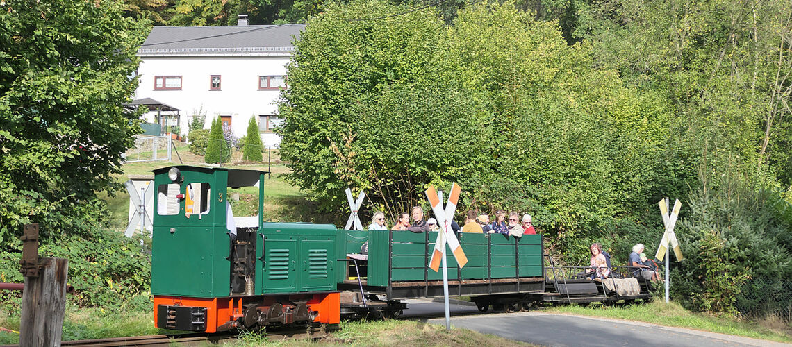 Zugverkehr in Rauschenthal 
© Norbert Kuschinski