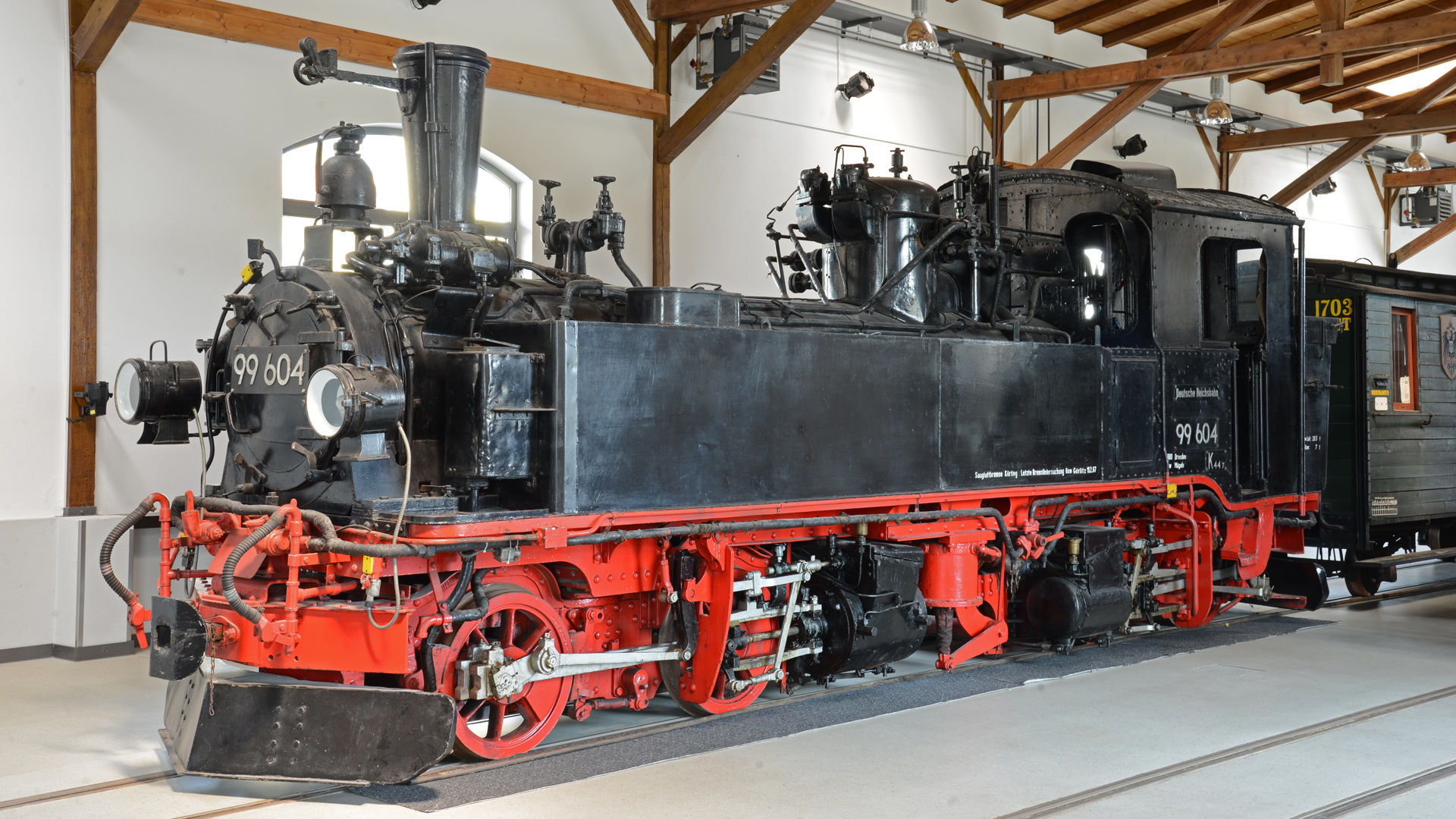 99 604 der Stiftung Sächische Schmalspurbahnen im historischen Güterboden Radebeu 
© CHRISTIAN SACHER