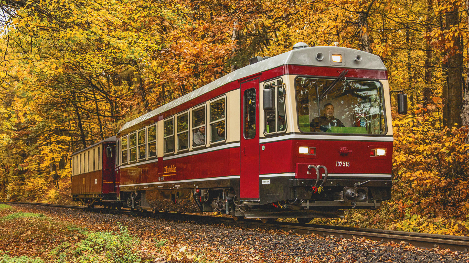 Der neue Triebwagen VT 137 515 der Döllnitzbahn 
© Copyright: communications art - mario england