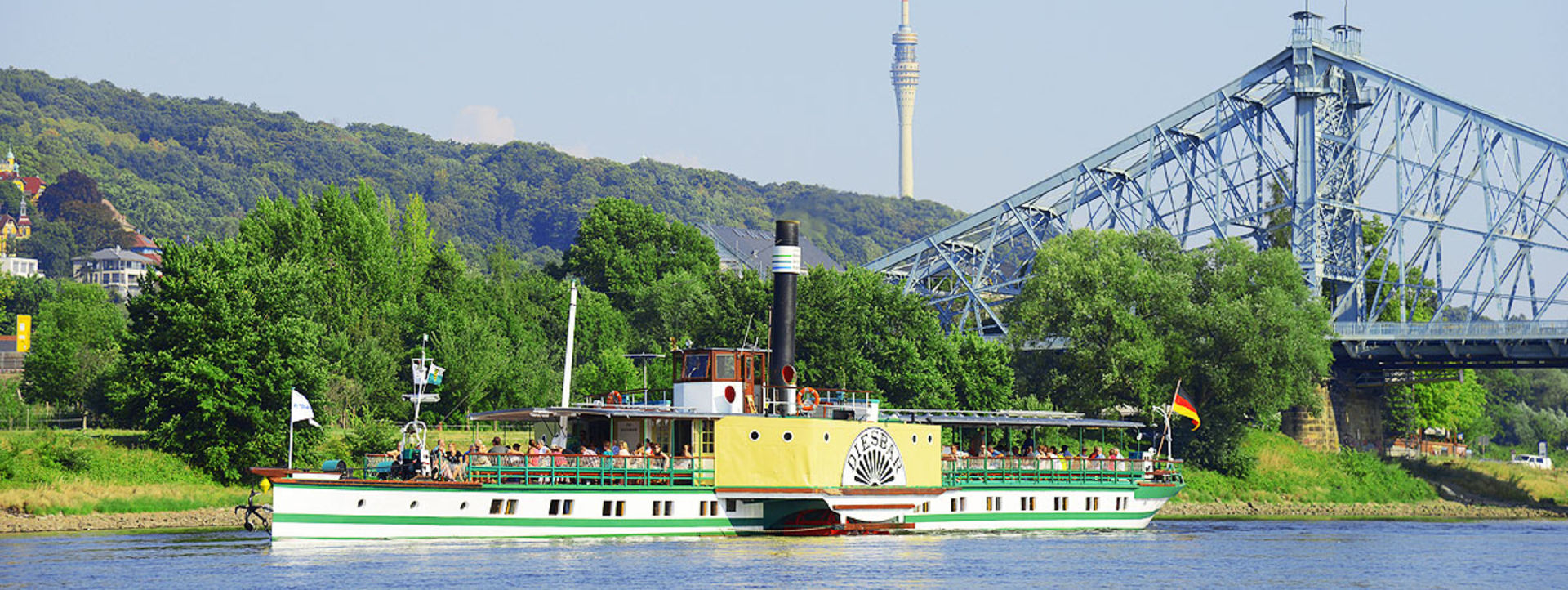 Elbdampfer "Diesbar" am "Blauen Wunder" in Dresden. 
© Christian Sacher