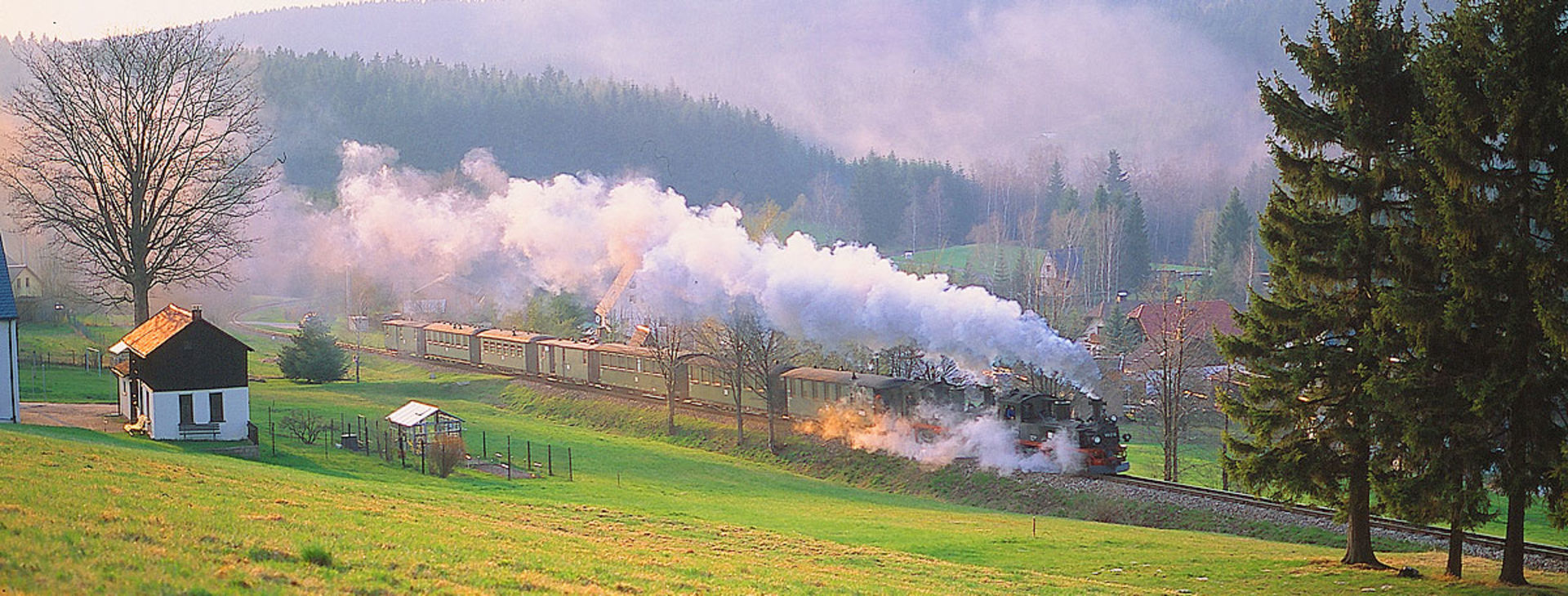 Dampfzug auf der Museumsbahn Schönheide. 
© Rotkopf Görg Verlagsgesellschaft mbH - A Linz