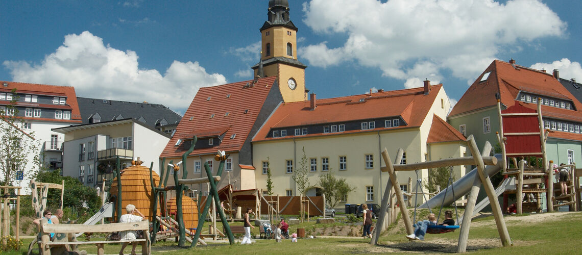 Kinderspielplatz in Innenstadt von Oelsnitz 
© photographisches.com