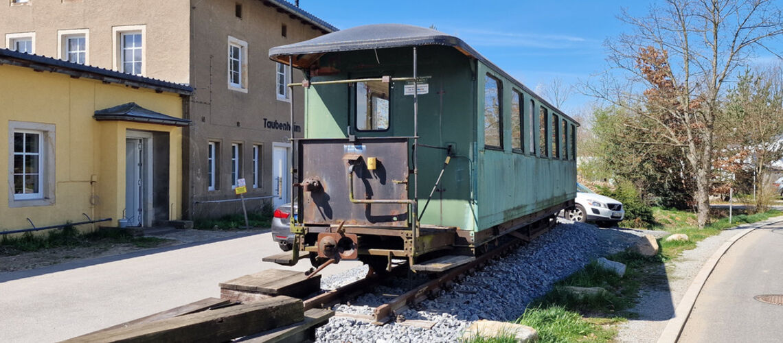 Schmalspurwagen am Bahnhof Taubenheim 
© Mike Meier