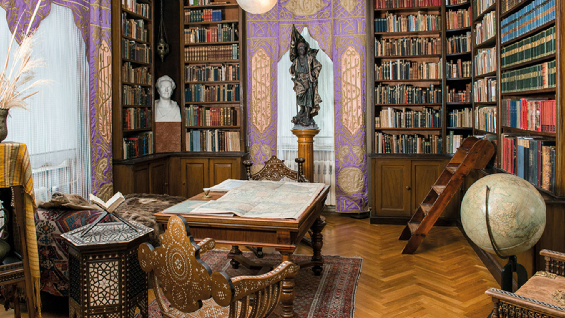 Bibliothek im Karl-May Museum Radebeul 
© Karl-May Museum Radebeul - Fotoatelier Meissner