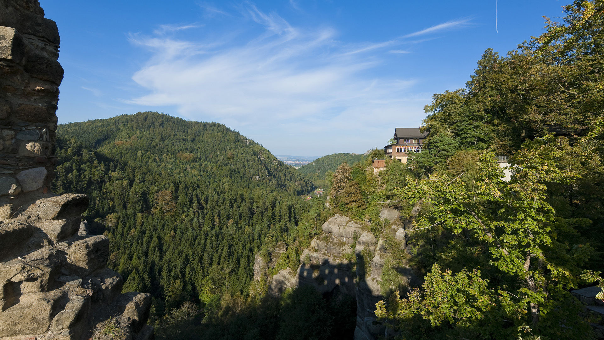 Blick vom Berg Oybin in das Zittauer Gebirge 
© TMGS/ Dittrich