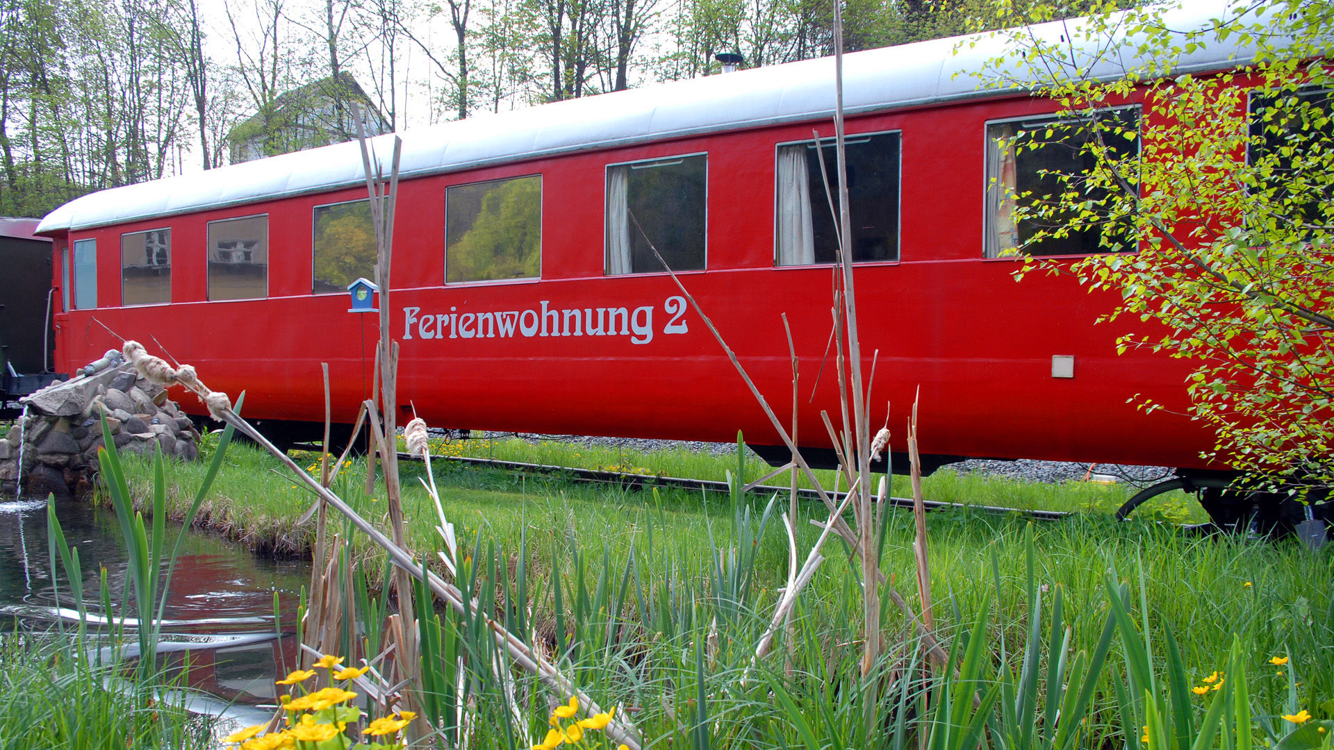Ferienwohnung im Eisenbahnwagen 
© Wolkensteiner Zughotel - Foto: Doreen Bierdel