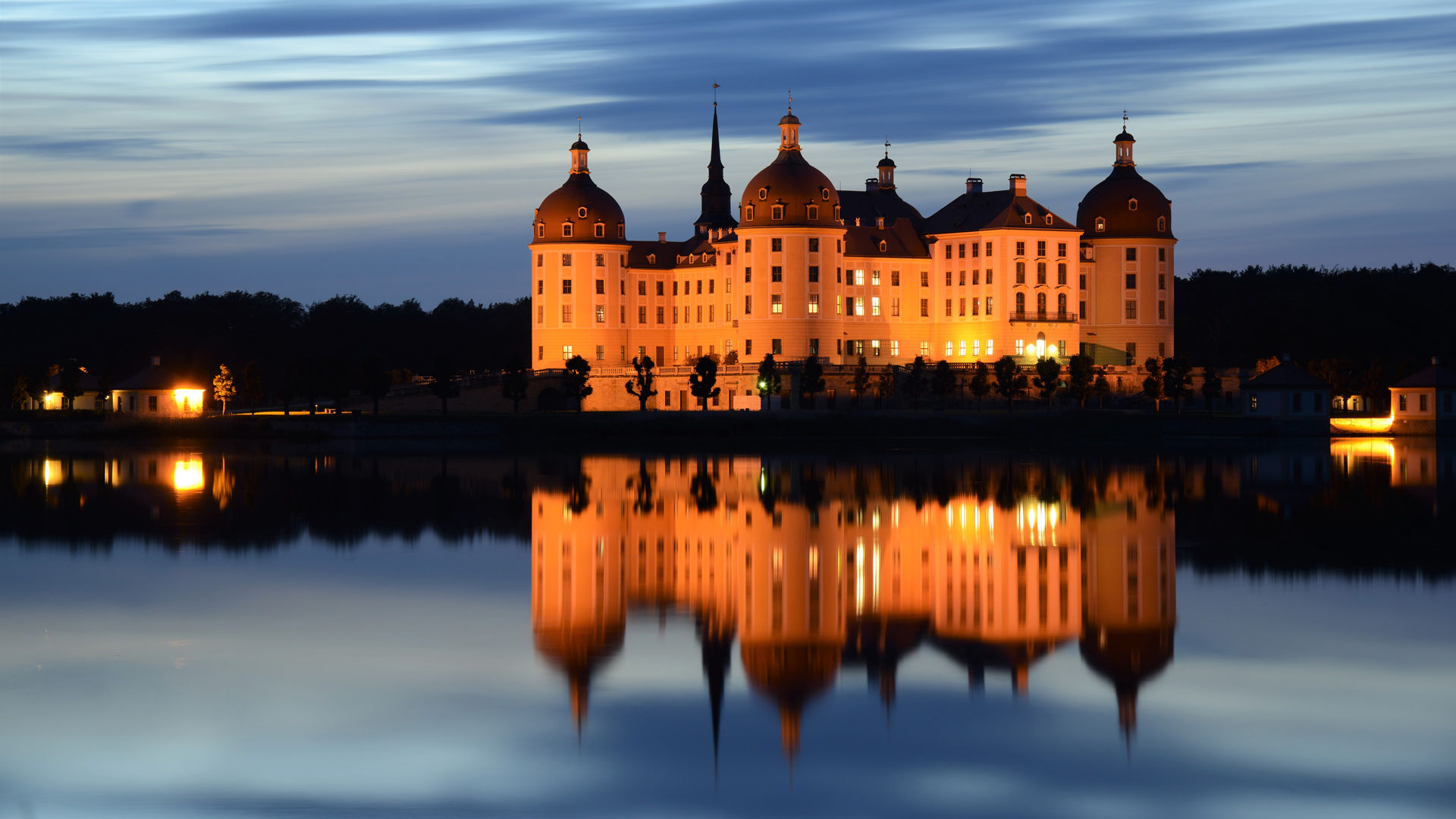 Spannende Entdeckungen mit AugustusTours in Dresden und im Elbland - hier Schloss Moritzburg 
© Christian Sacher