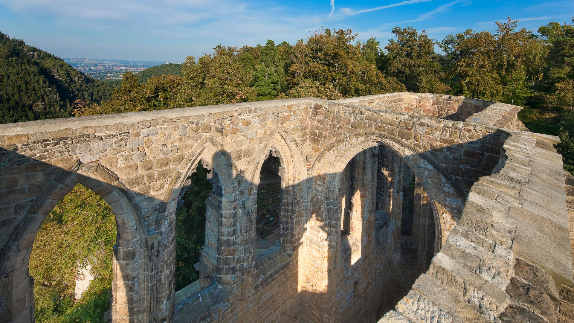 Blick in die Klosterkirchruine 
©