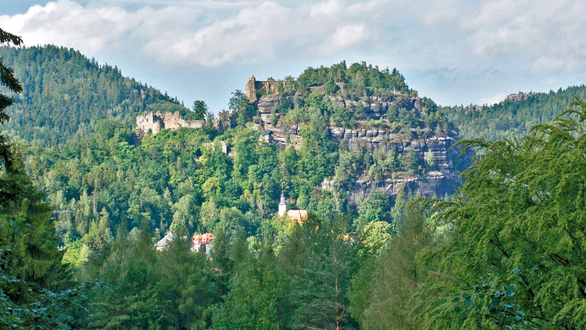 Blick auf den Berg Oybin 
© Gemeinde Oybin