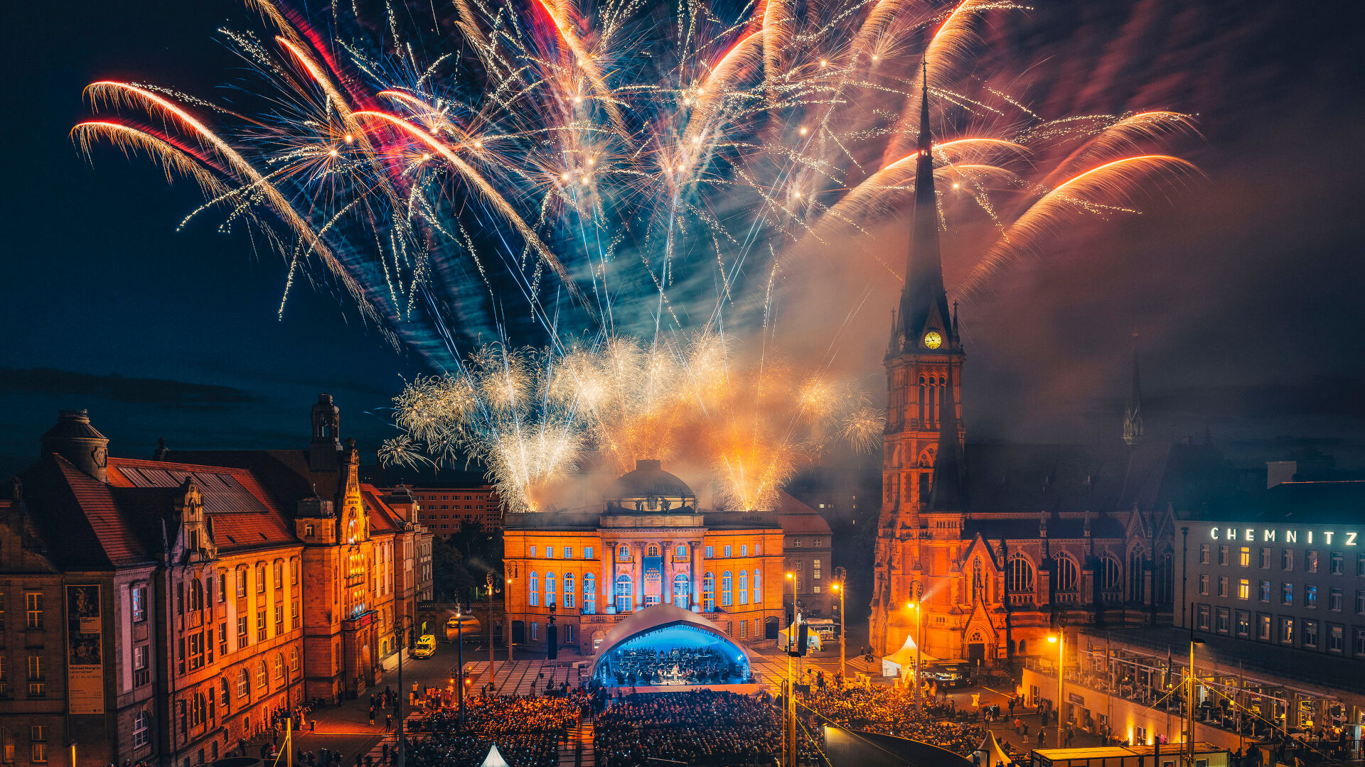 Feuerwerk am Theaterplatz Chemnitz 
©