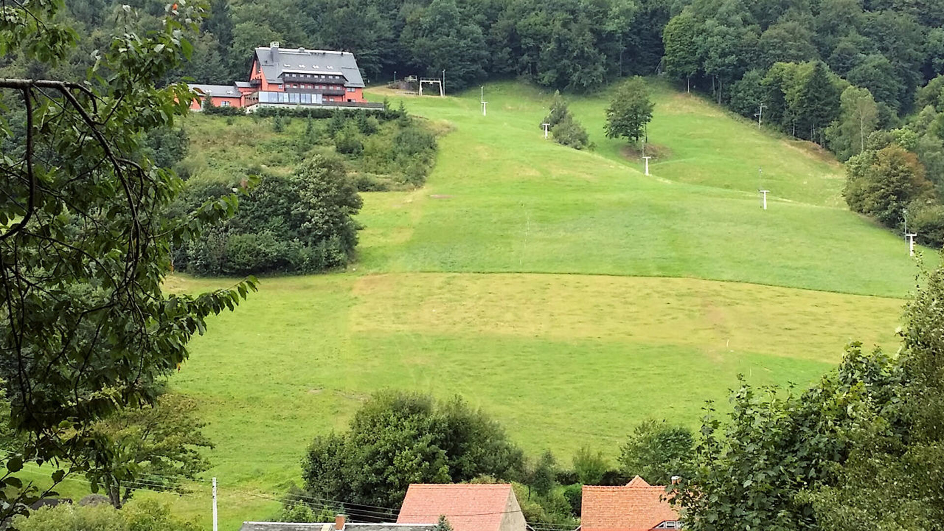 Hotel auf Fuße der Lausche 
© Hotel Hubertusbaude