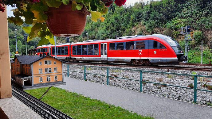 Zug der Erzgebirgsbahn im Bahnhof Wolkenstein 
© Wolfgang Fischer