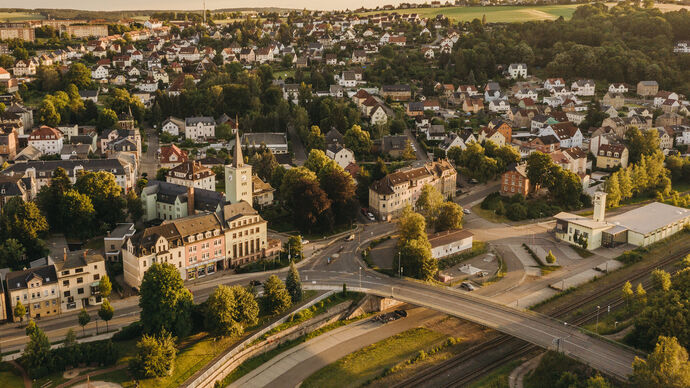 Blick ins Stadtzentrum mit Rathaus und Muldebr&uuml;cke 
&copy; Christian Gerber