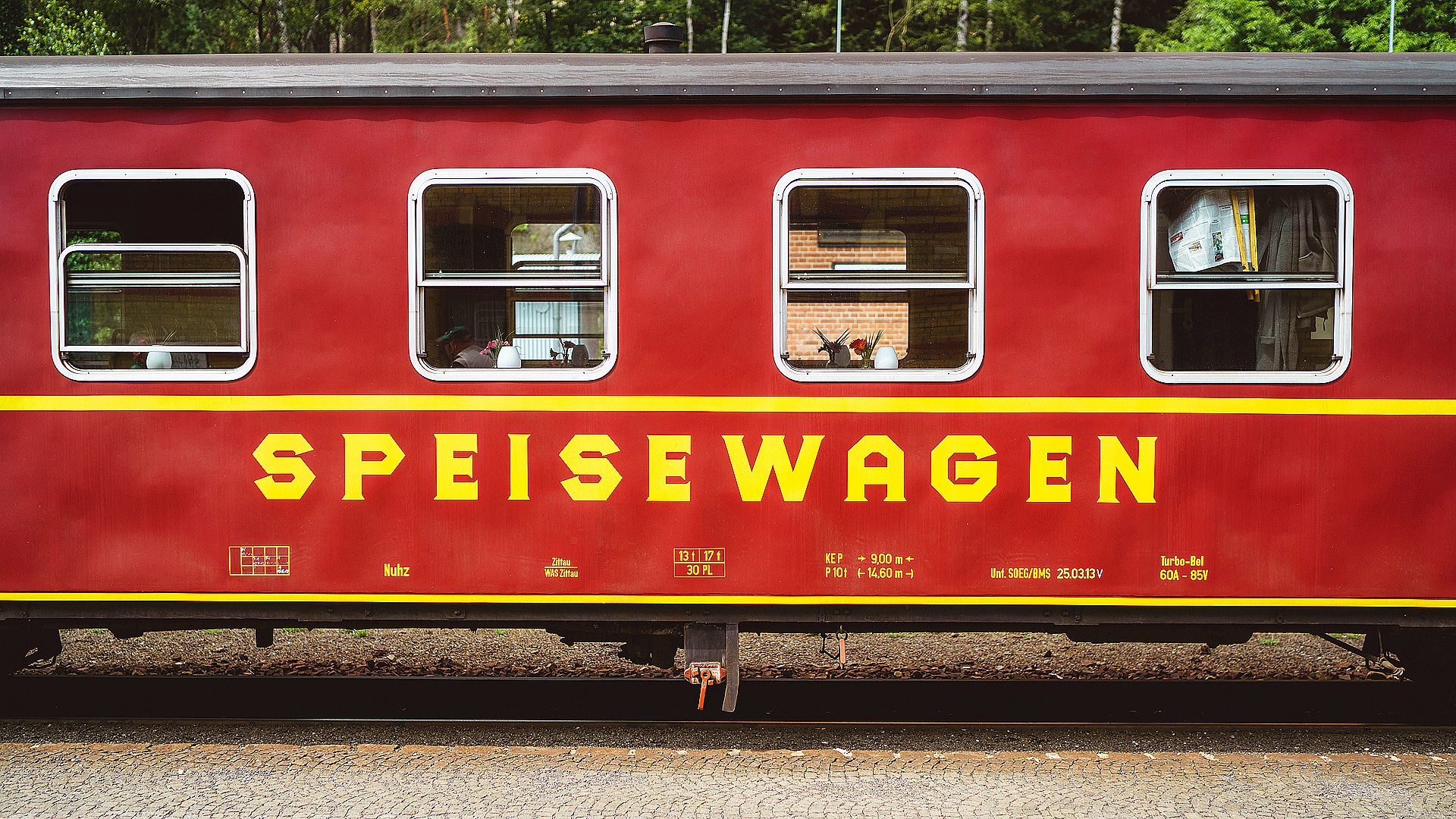 Gänseexpress im Speisewagen