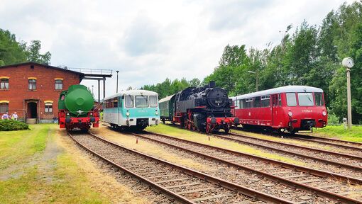 Fahrzeugparade im Bw Adorf. 
&copy; Vogtl&auml;ndische Eisenbahnverein Adorf (Vogtl) e.V. - Heiko Schmidt